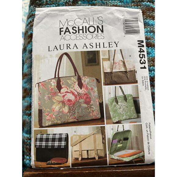 McCalls pattern 4531 Laura Ashley business laptop bags totes messenger bag - Picture 1 of 5